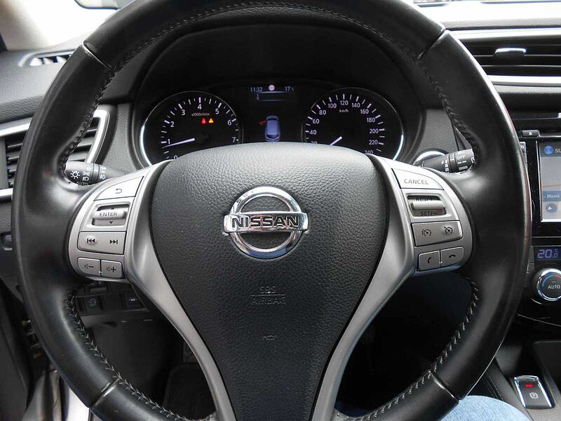 Nissan Qashqai 360°*Navigation*Allwetter*Panodach*